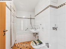 Bad - WMA *** Attraktive, helle 2-Zi-Wohnung mit EBK und TG-Einzelstellplatz in guter Lage Poing! ***
