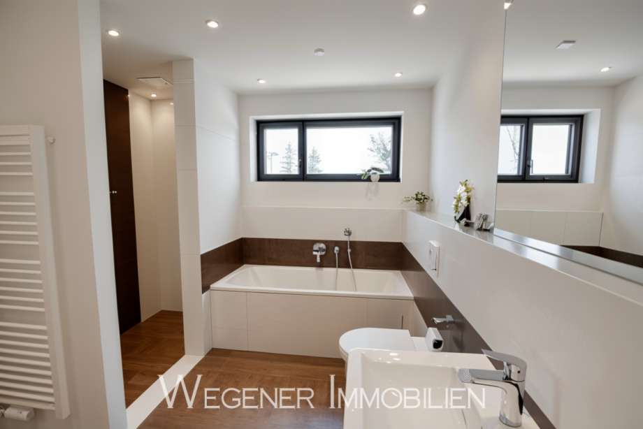 Vollbad mit Fenster Maisonettewohnung Haar
