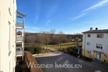Ausblick *** Attraktive, helle 2-Zi-Wohnung mit EBK und TG-Einzelstellplatz in guter Lage Poing! ***