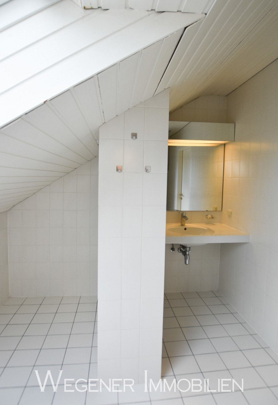 Badezimmer DG Reihenmittelhaus M�nchen