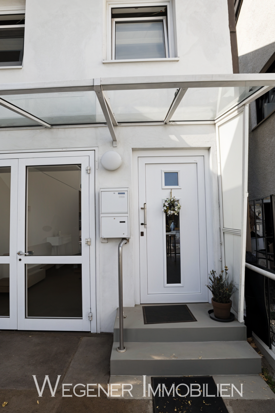 Eig. Hauseingang Etagenwohnung M�nchen
