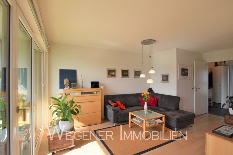 Wohnzimmer mit Parkett M�nchen Etagenwohnung ***Neuwertige, helle 3-ZI-Wohnung/gehobene Ausstattung, EBK + TG-Einzel in guter Lage Altperlach***