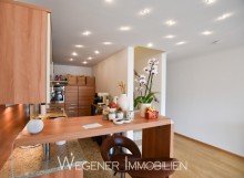 K�che mit Theke *** Hervorragende 2,5 Zi-Maisonettewohnung mit Galerie und EBK in TOP Lage Waldtrudering! ***