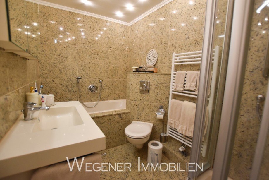 Vollbad mit Dusche/Badewanne Maisonettewohnung M�nchen