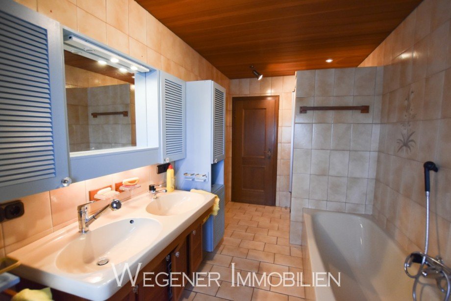 Vollbad EG Zweifamilienhaus Steinh�ring