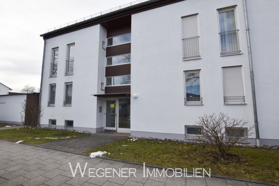 Hausansicht Etagenwohnung Poing