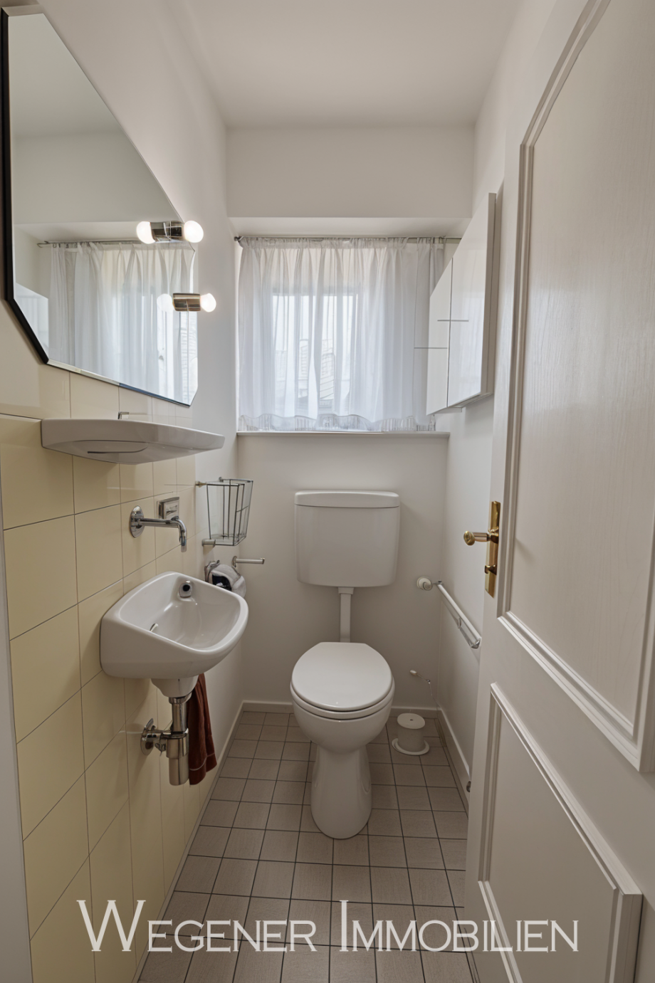 G�ste WC Doppelhaush�lfte Neubiberg