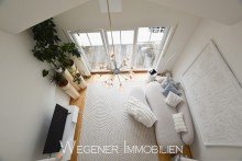Blick von der Gaolerie *** Hervorragende 2,5 Zi-Maisonettewohnung mit Galerie und EBK in TOP Lage Waldtrudering! ***