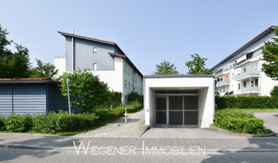 Tiefgaragenzufahrt Dachgeschosswohnung Kirchheim bei M�nchen