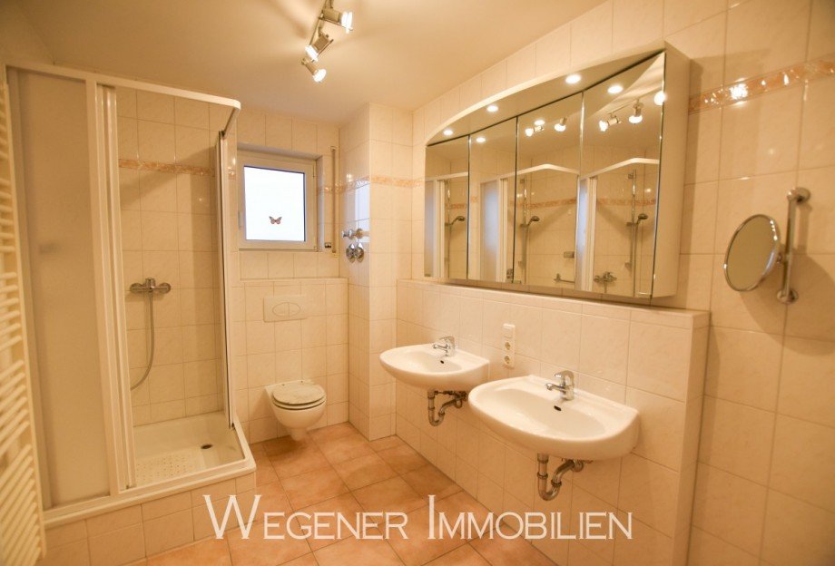 Duschbad Dachgeschosswohnung Haar