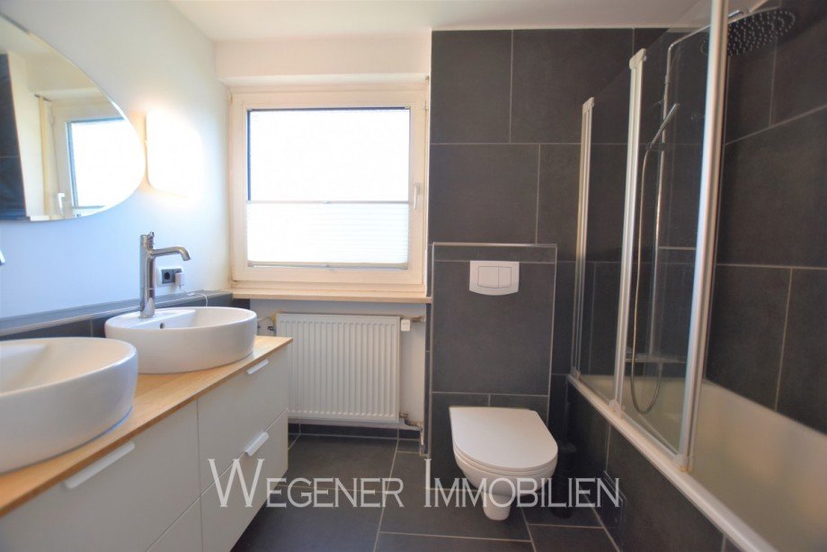 Bad mit Fenster EG Doppelhaush�lfte M�nchen