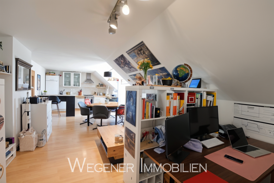 Wohnen mit Home_Office-Bereich Dachgeschosswohnung M�nchen