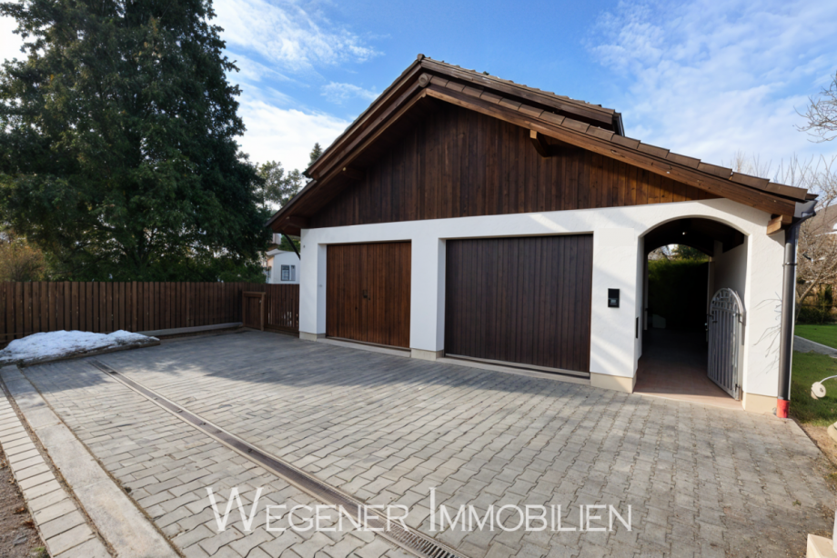 Garage + Zugang DHH Doppelhaush�lfte Vaterstetten