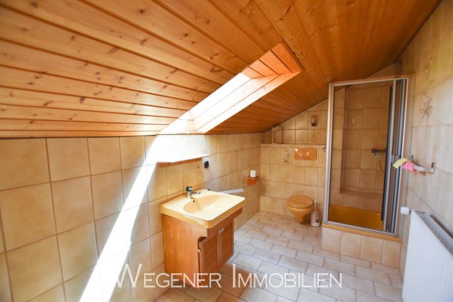 Bad DG Zweifamilienhaus Steinh�ring