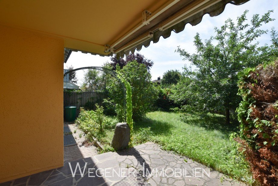 Terrasse und Garten Zweifamilienhaus Steinh�ring
