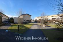 Umfeld *** Attraktive, helle 2-Zi-Wohnung mit EBK und TG-Einzelstellplatz in guter Lage Poing! ***