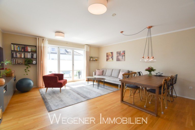 Wohnzimmer Feldkirchen Etagenwohnung Neuwertige, helle 3-Zi-Wohnung mit EBK, gehobener Ausstattung + TG-Einzel in guter Lage Feldkirchen