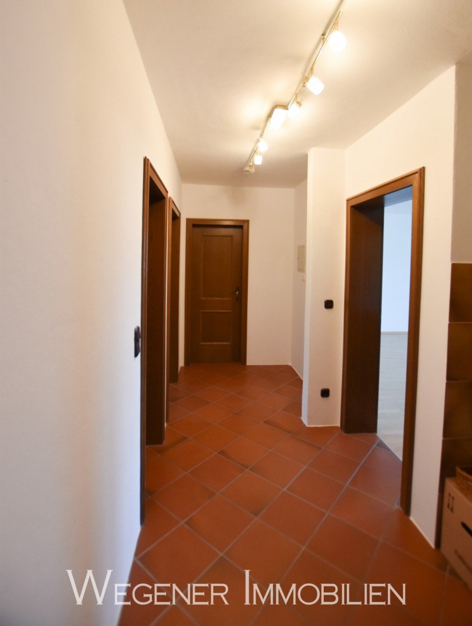 Flur OG Zweifamilienhaus Steinh�ring