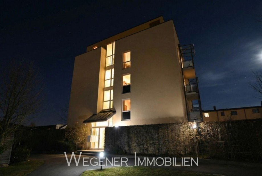 Hausansicht_Eingang Etagenwohnung Poing