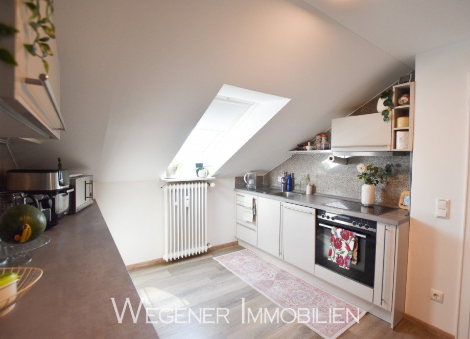 K�che mit EBK Dachgeschosswohnung Haar