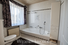 Bad Ihr neues Zuhause mit Potenzial: Charmante DHH mit gro�em Garten in guter Lage Neubiberg!