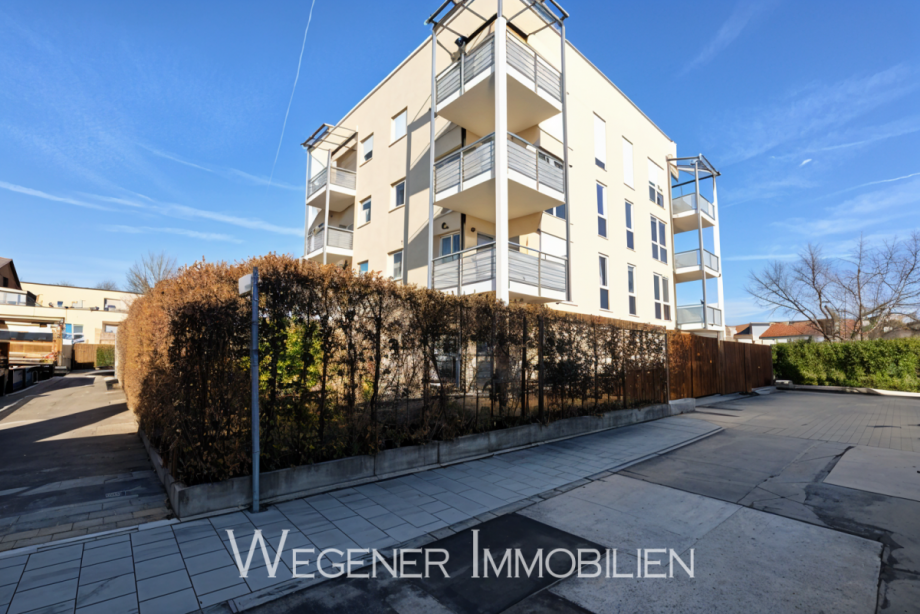 Hausansicht_Zugang Etagenwohnung Poing