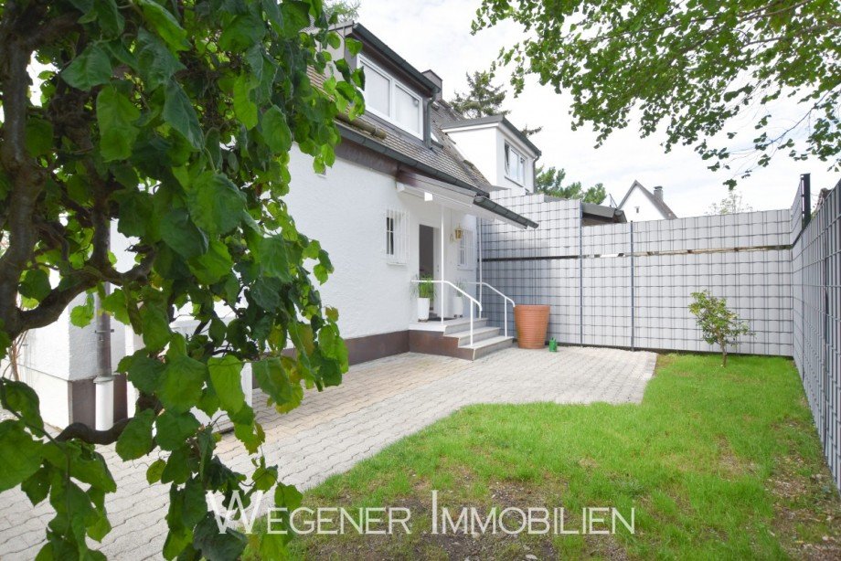 Hauseingang Doppelhaush�lfte M�nchen
