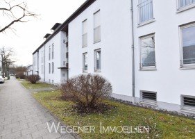 Hauptbild *** Charmante 2-Zi-Wohnung mit Balkon, EBK, Garage und KFZ-Stellplatz in guter Lage Poing ***