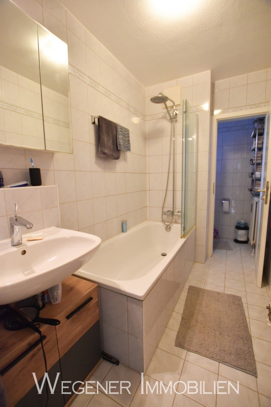 Bad mit Wanne Etagenwohnung Poing
